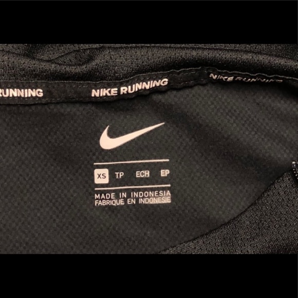 Nike Short Sleeve Running Jacket - Picture 2 of 2